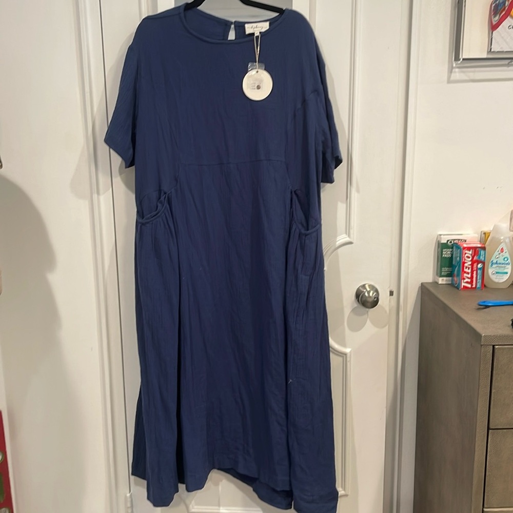La February sz M navy dress NWT